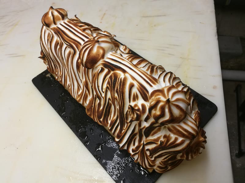 Omelette norvégienne à la meringue dorée